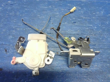 [Trunk back lock solenoid]DAIHATSU MIRA COCOA L675S KF-VE AT 2WD #0BD3253174553