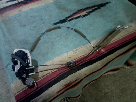 [Left F door lock solenoid]NISSAN SERENA FC26 MR20DD AT 2WD #0BD3253174700