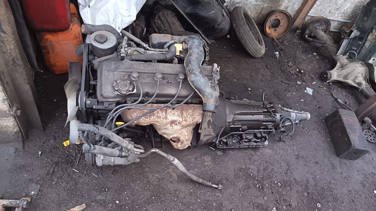 ［USED ENGINE］ NISSAN KA24 FR AT 2WD OLD JAPAN