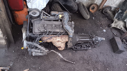 ［USED ENGINE］ NISSAN KA24 FR AT 2WD OLD JAPAN