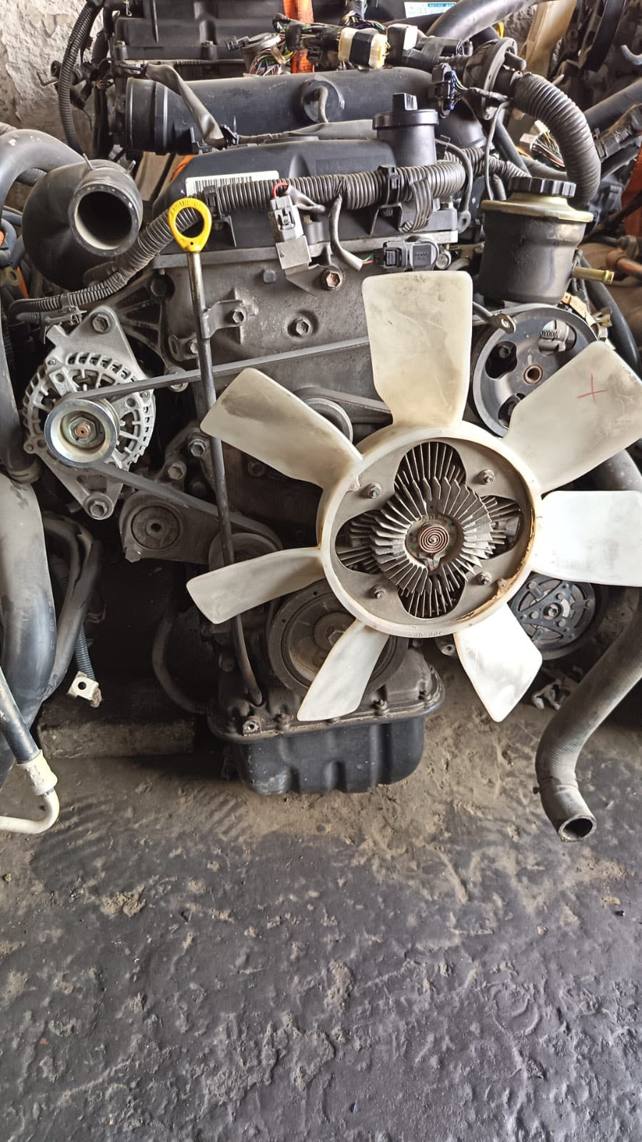 ［USED ENGINE］ TOYOTA 2TR FR MT 2WD HILUX AUSTRALIA