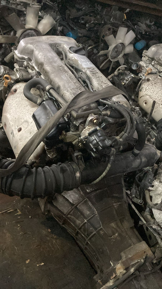 ［USED ENGINE］ NISSAN SR20 FR MT 2WD DIST JAPAN