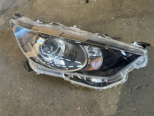 [HEADLIGHT ASSY RH]TOYOTA YARIS MXPA10 M15A-FKS FF AT 2WD #0B23251003964