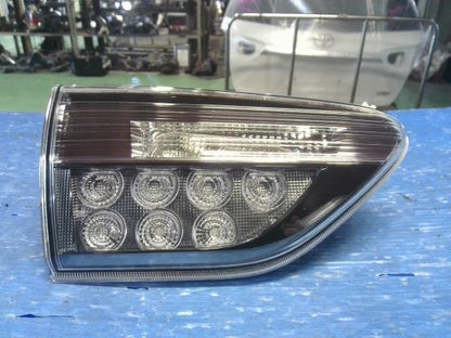 [Left finisher panel]TOYOTA WISH ZGE20W 2ZR-FAE AT 2WD #0BD3253174619