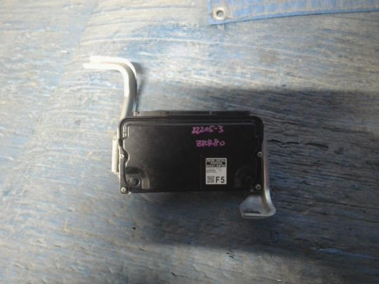 [ENGINE COMPUTER]TOYOTA NOAH ZRR80G 3ZR-FAE AT 2WD #0BD3253170924